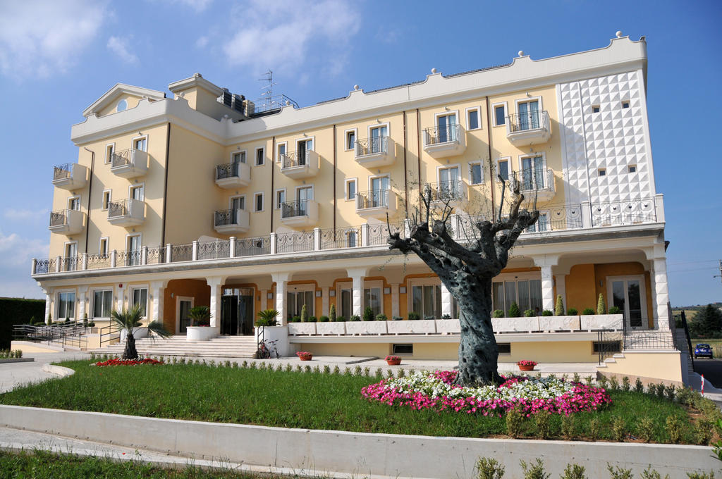 Hotel Concorde Sant'Egidio alla Vibrata Extérieur photo